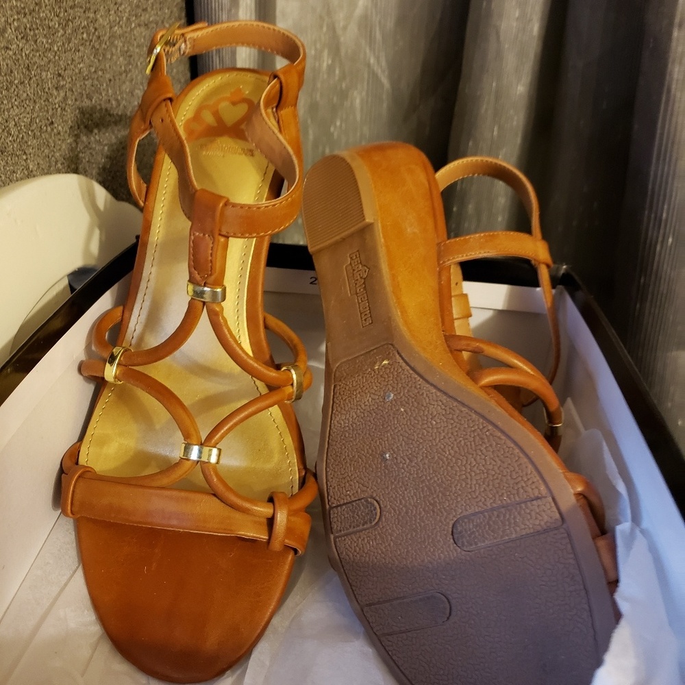 Sandals - Picture 3 of 5
